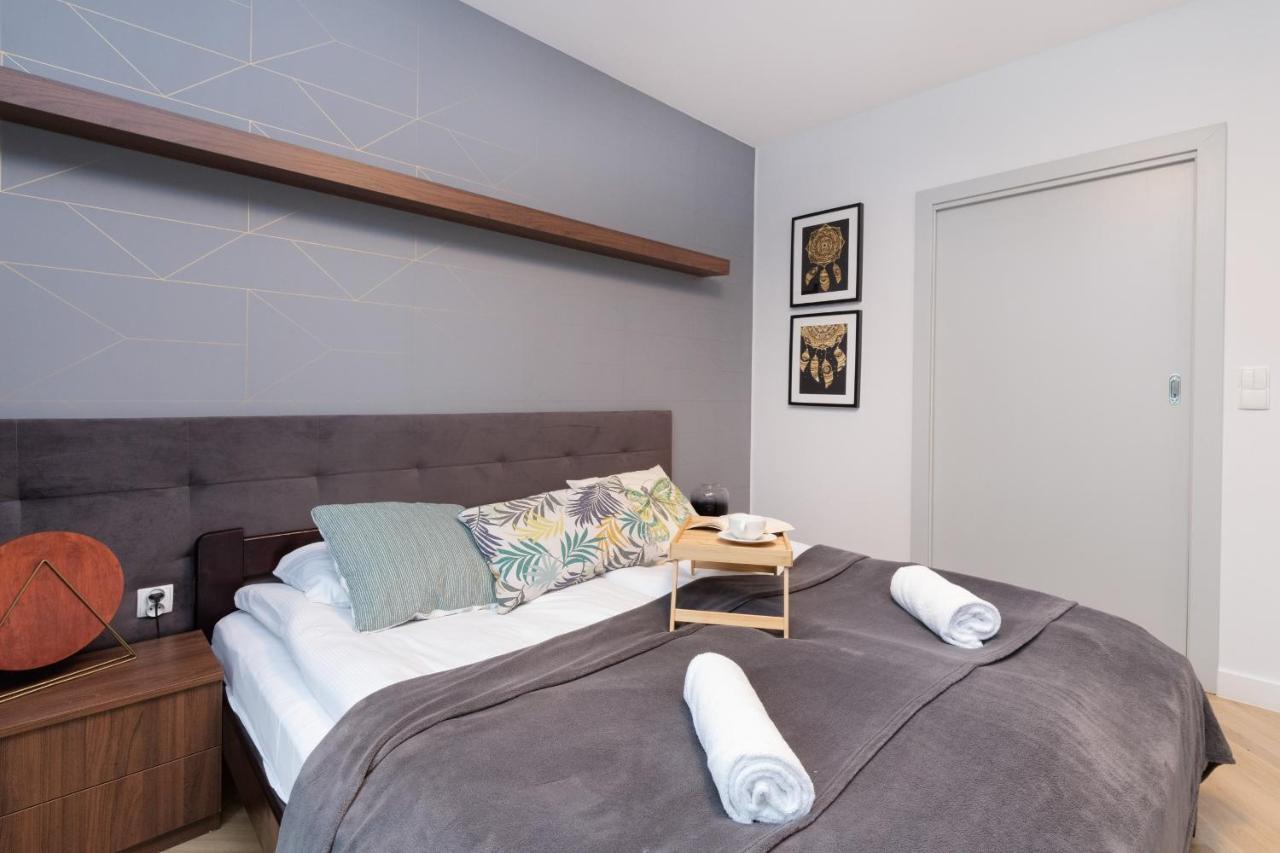 Superior Apartment With Balcony & Parking Gdansk By Noclegi Renters Prestige Exterior photo